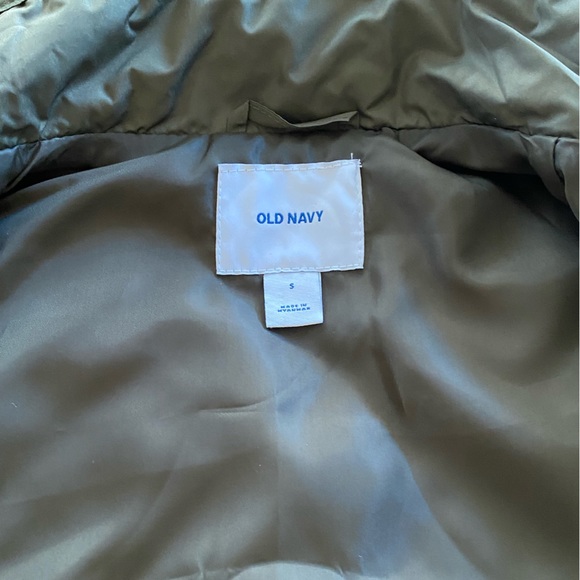 Old Navy Quilted Vest - Picture 4 of 5